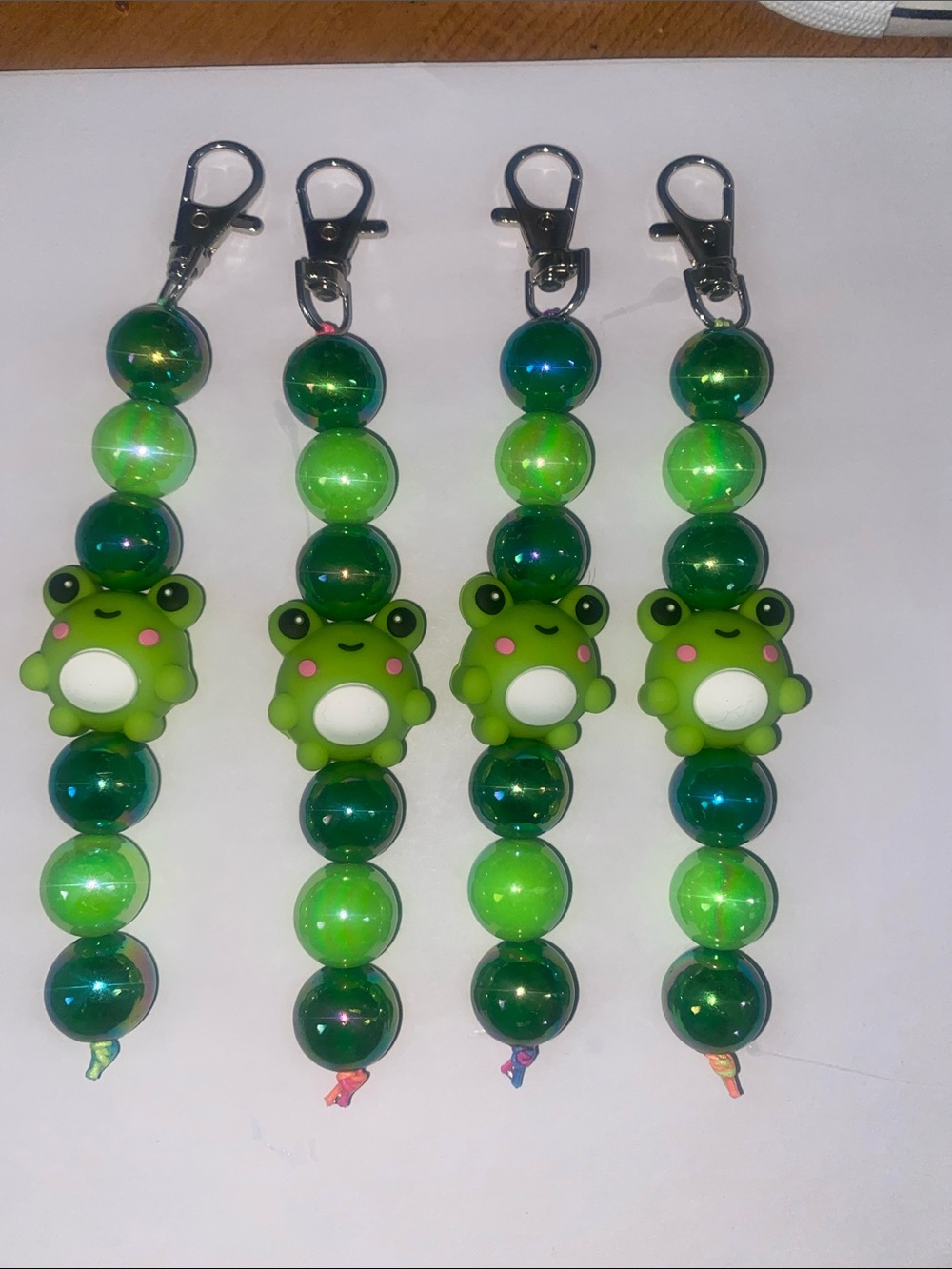 1 Handcrafted Green Frog Bead Keychain for Kids - Cute Frog Clip-On Accessory